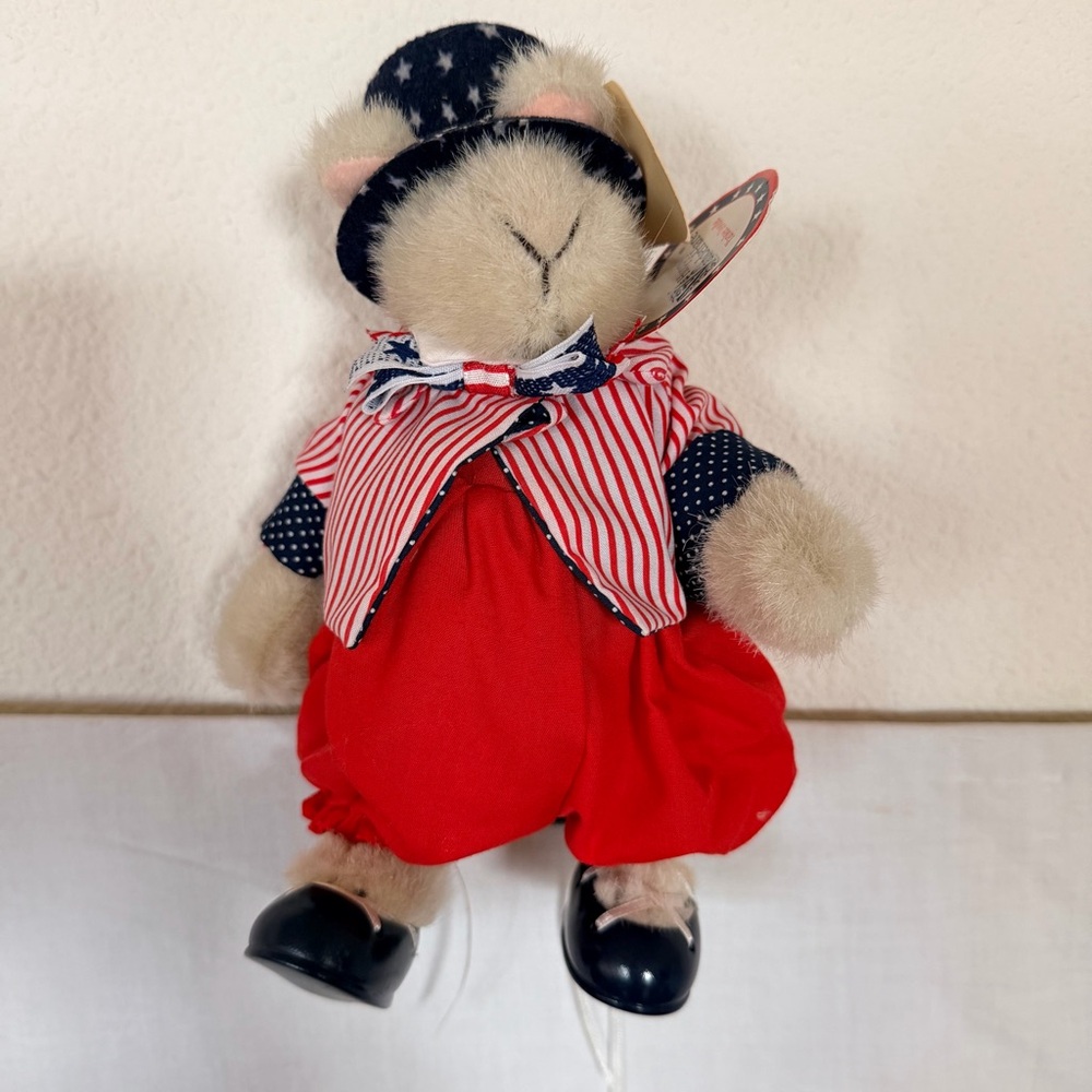 Vintage 1992 Muffy VanderBear Fan Club Patriotic Outfit Hoppy VanderHare w/Tags